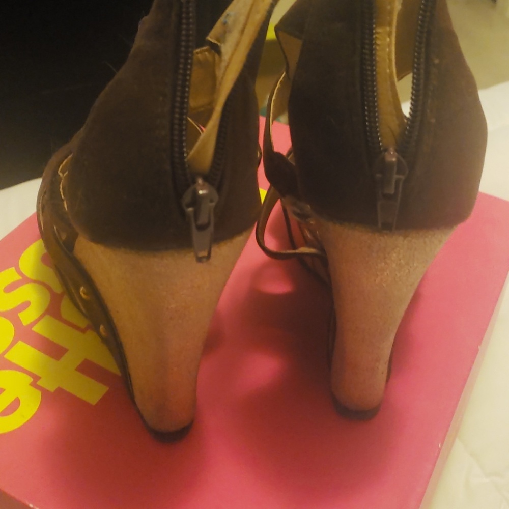 Wedges - Picture 3 of 3